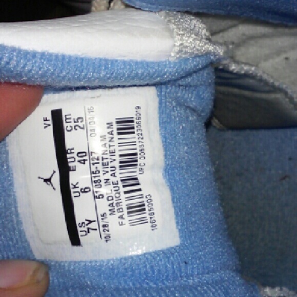 Shoes - Picture 3 of 4