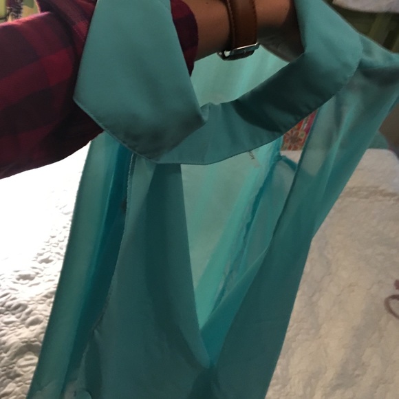 Sea foam sheer top with sexy open back! - Picture 3 of 4