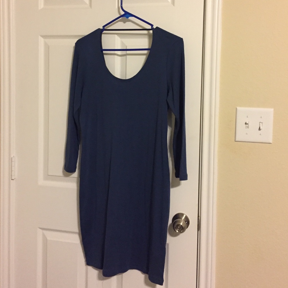 Simple blue dress. Never worn. Size L.