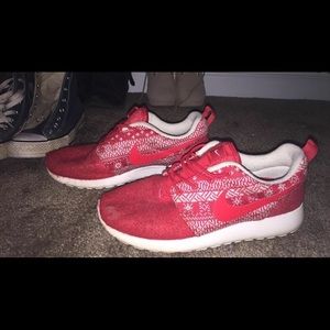 Nike roshes