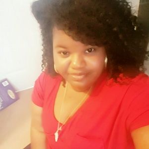 Meet your Posher, Iesha