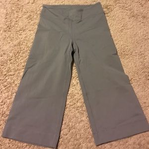 Lululemon grey wide leg capri