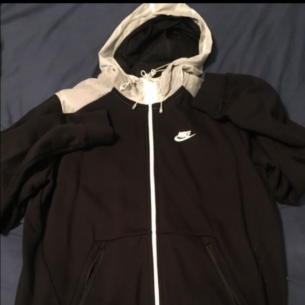 Nike Jacket/Sweatshirt