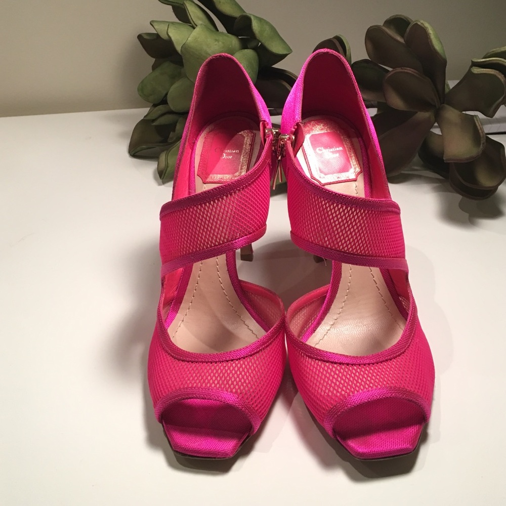 Stunning Authentic pink DIOR high heel shoe 💕