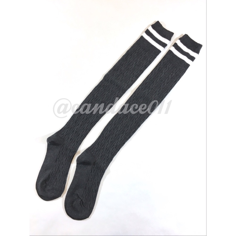 ⭐️5 STAR rated!⭐️ Grey & White OTK Striped Socks - Picture 4 of 5