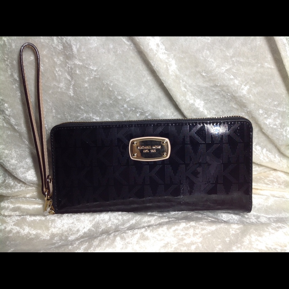 Michael Kors CHECKBOOK Wristlet JET SET - Picture 1 of 4