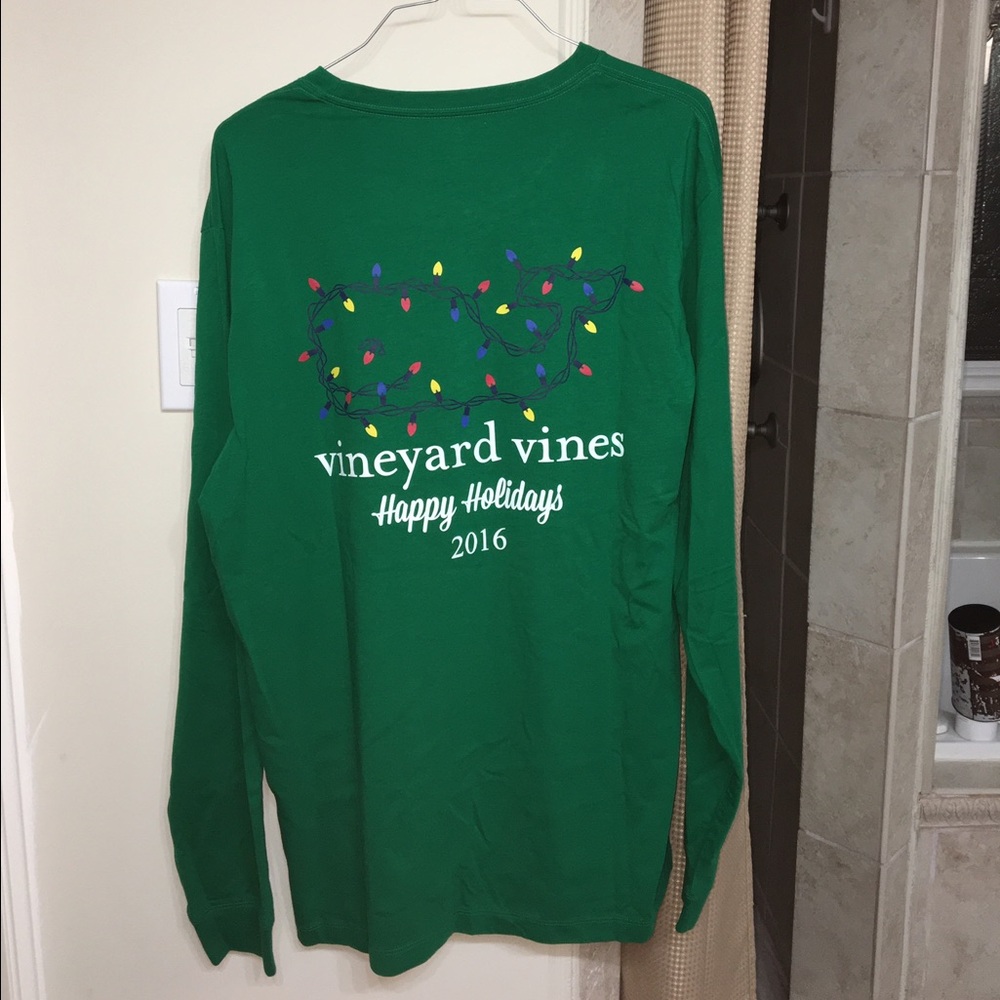 Vineyard vines holiday tee 2016