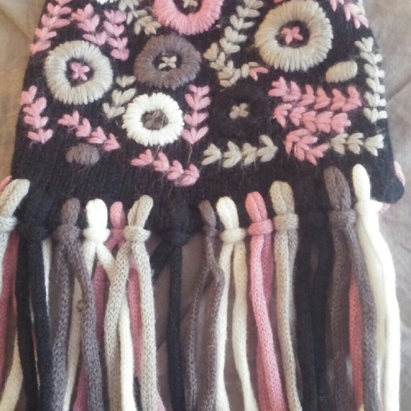 Hat and scarf set - Picture 3 of 3