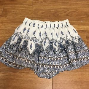 multi-patterned LF flowy shorts