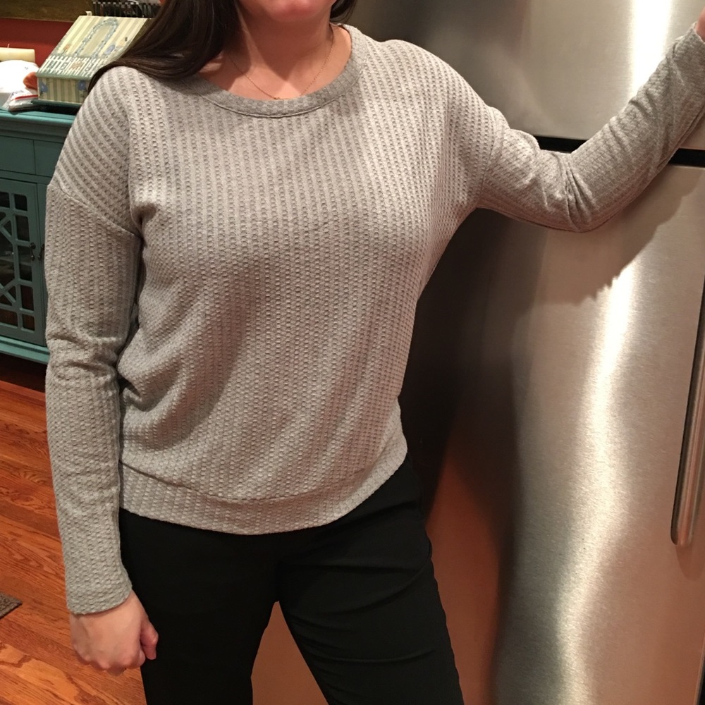 NWT Cha Sor grey thermal top