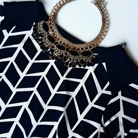 💗HP💗  🚨SALE🚨Donna  Morgan Geometric Dress - Picture 2 of 4