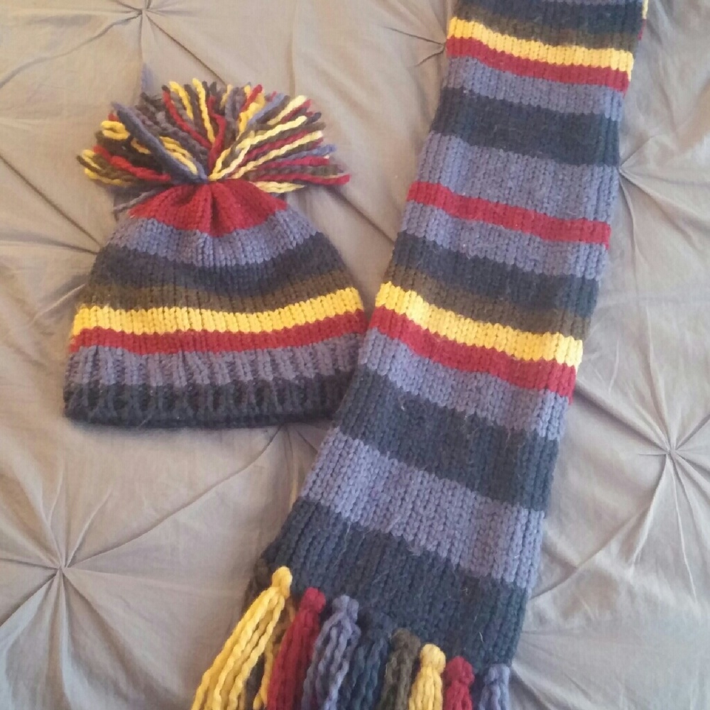 Hat and scarf set