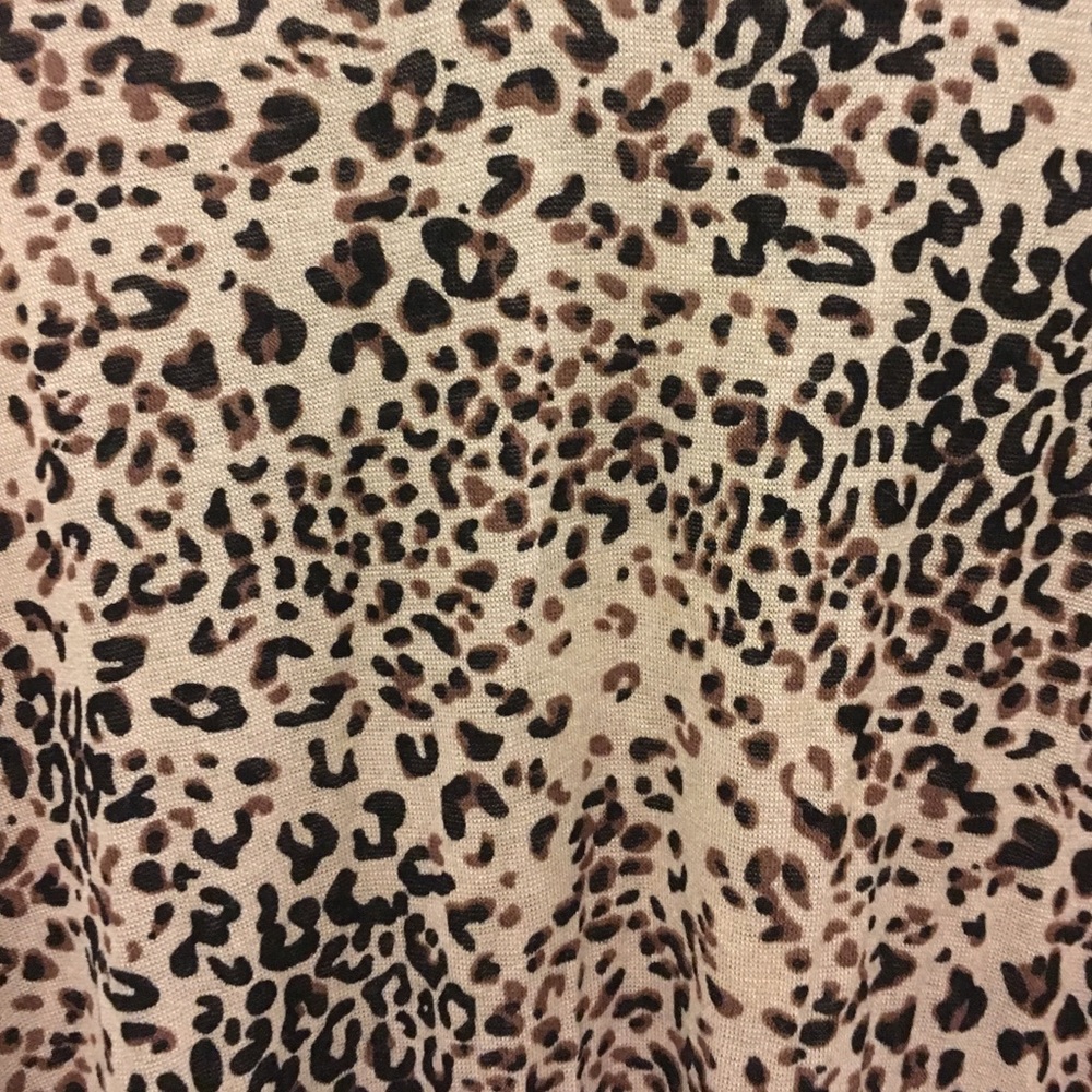 Cheetah print top - Picture 2 of 2