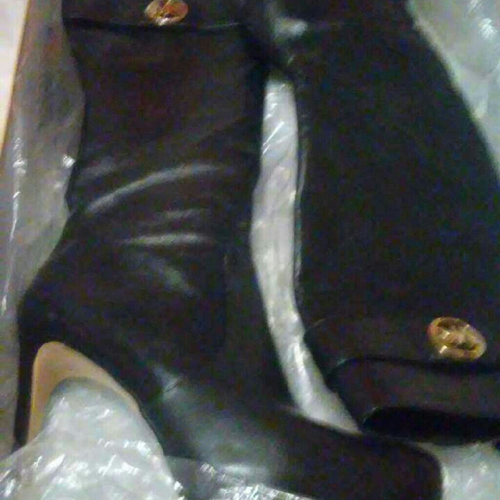 Boots - Picture 2 of 3