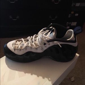 I'm selling foamposite