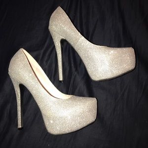 Silver glitter pumps