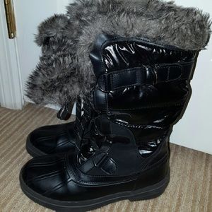 Aldo waterproof snow boots with faux fur trim
