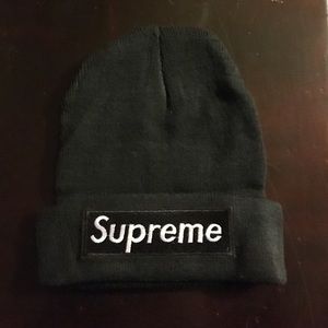 Supreme Black Bennie