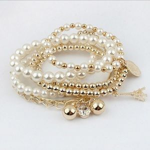Pearl of the Eiffel Tower multilayer bracelets .