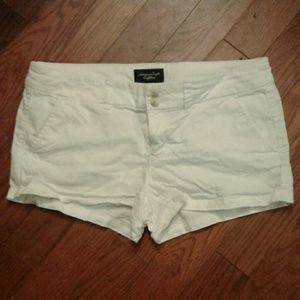 American Eagle Outfitters white shorts