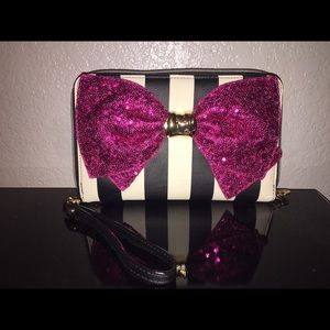 Betsey Johnson Bow-Lesque wallet