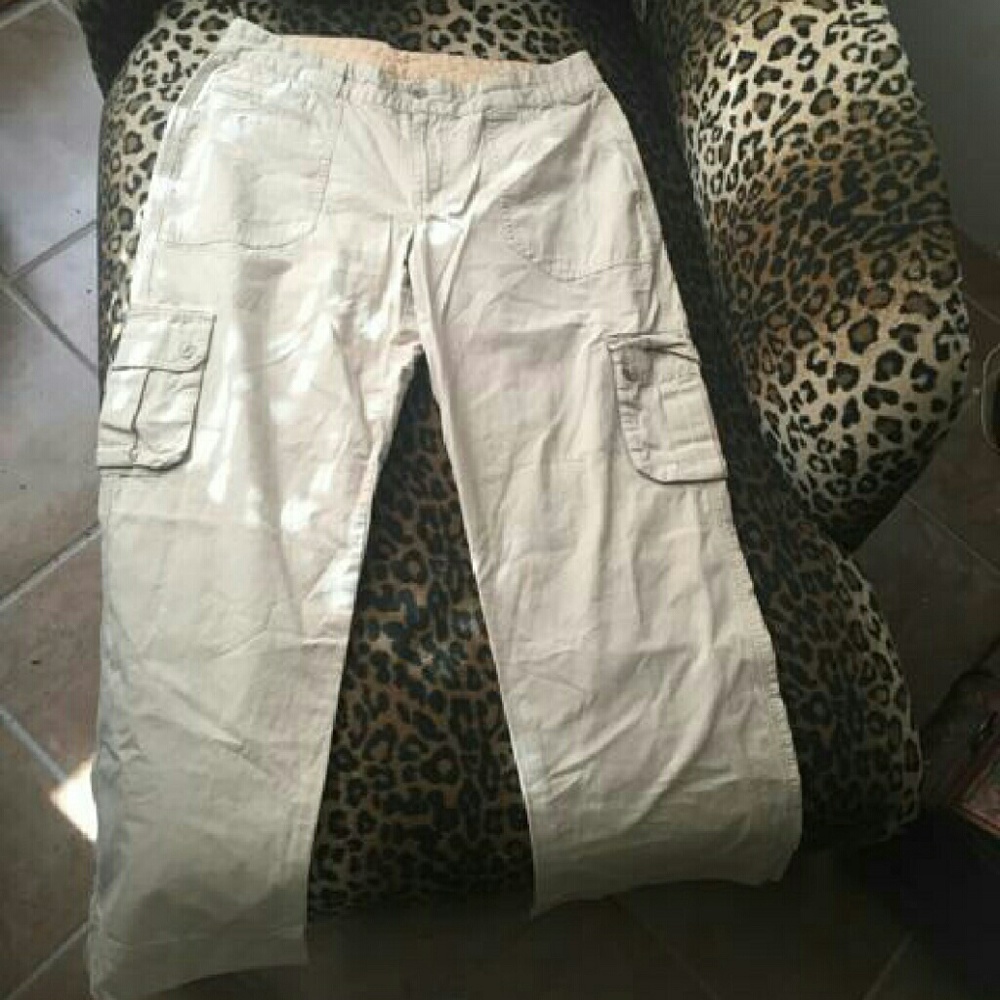 Columbia cargo pant. 10 short