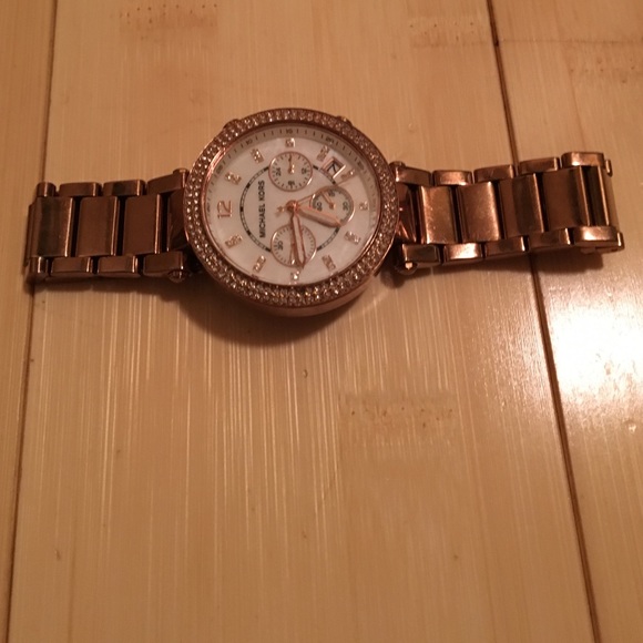Michael Kors woman\'s watch
