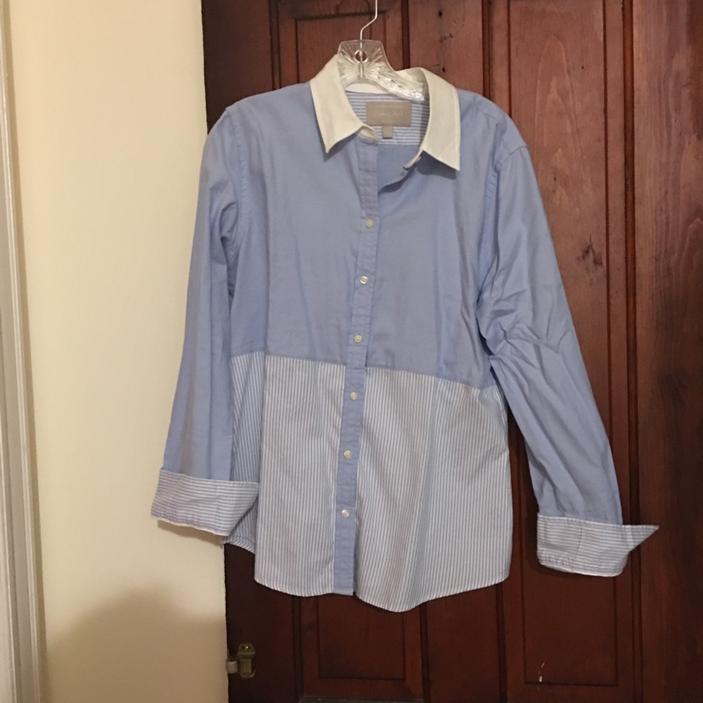 Banana Republic blue seersucker Oxford