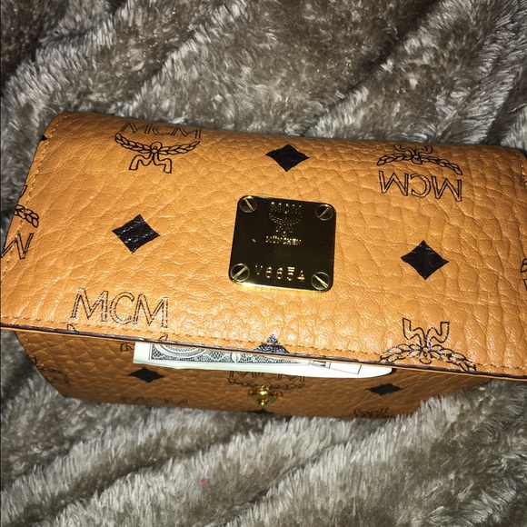 Authentic MCM wallet - Picture 1 of 4