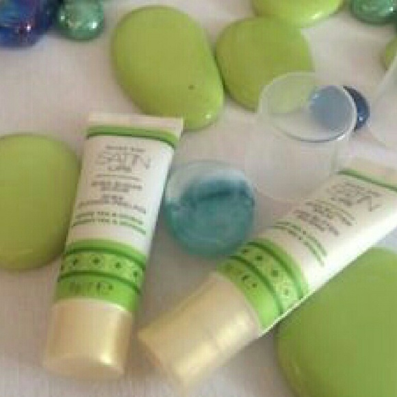 Mary Kay Shea Lip Scrub & Balm - Picture 2 of 2