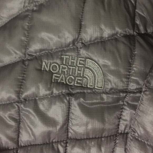 North face jacket - Picture 2 of 3