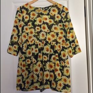 🎉HP 2/25 🎉 NWT Adorable Floral Chiffon Tunic