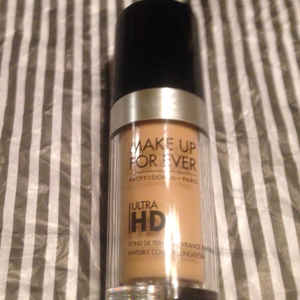 Make up Forever HD Foundation