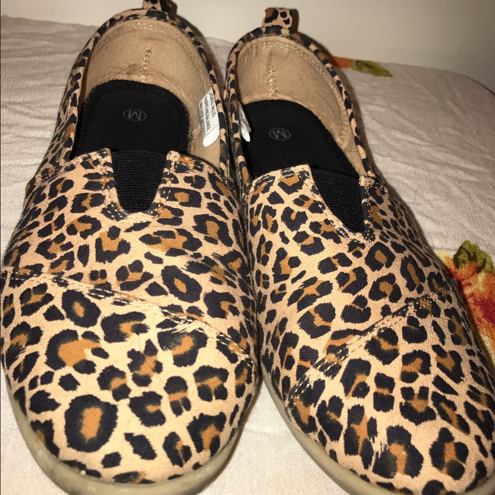 Canvas leopard print flats
