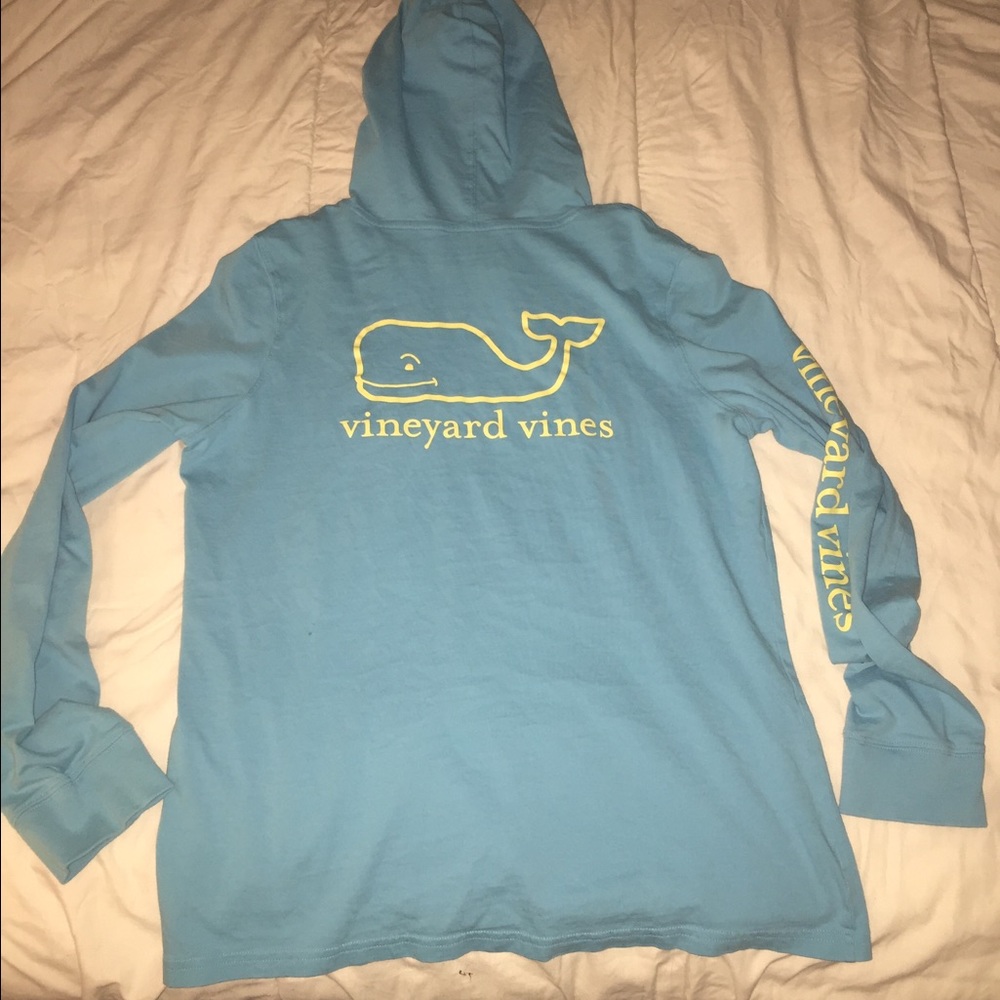 Vineyard vines hooded shirt