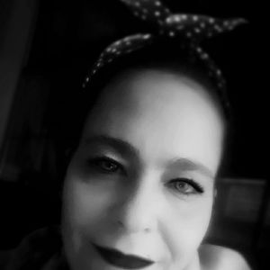 Meet your Posher, Delina