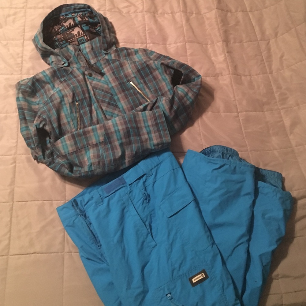 Ride Snowboard Jacket with Quicksilver Pants