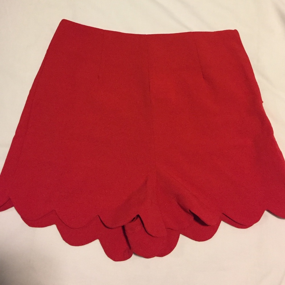 High waisted scalloped shorts