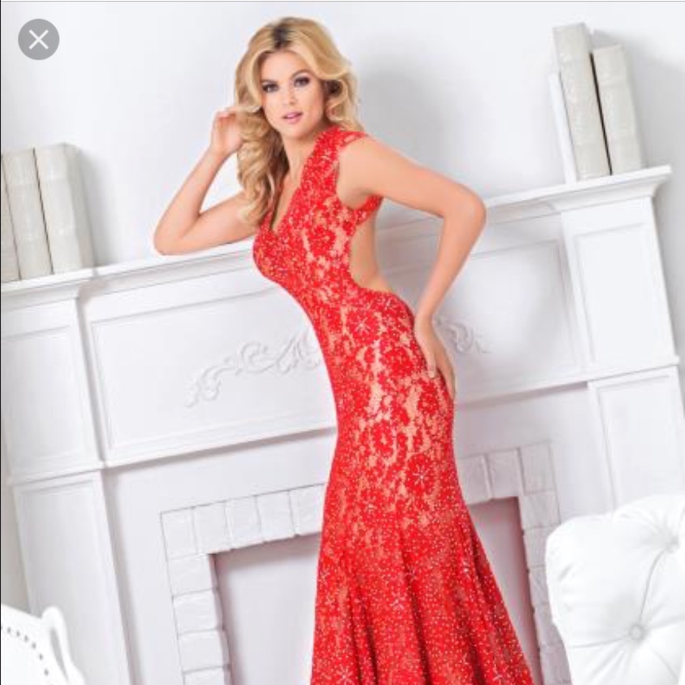 Tony Bowls pageant dress. Size 12. Never worn