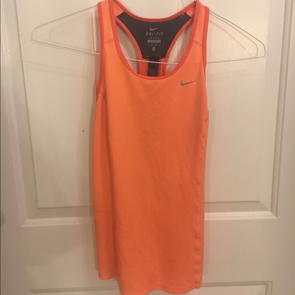 Nike top