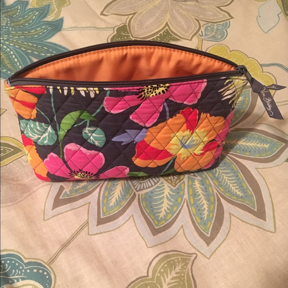 VERA BRADLEY MAKEUP BAG