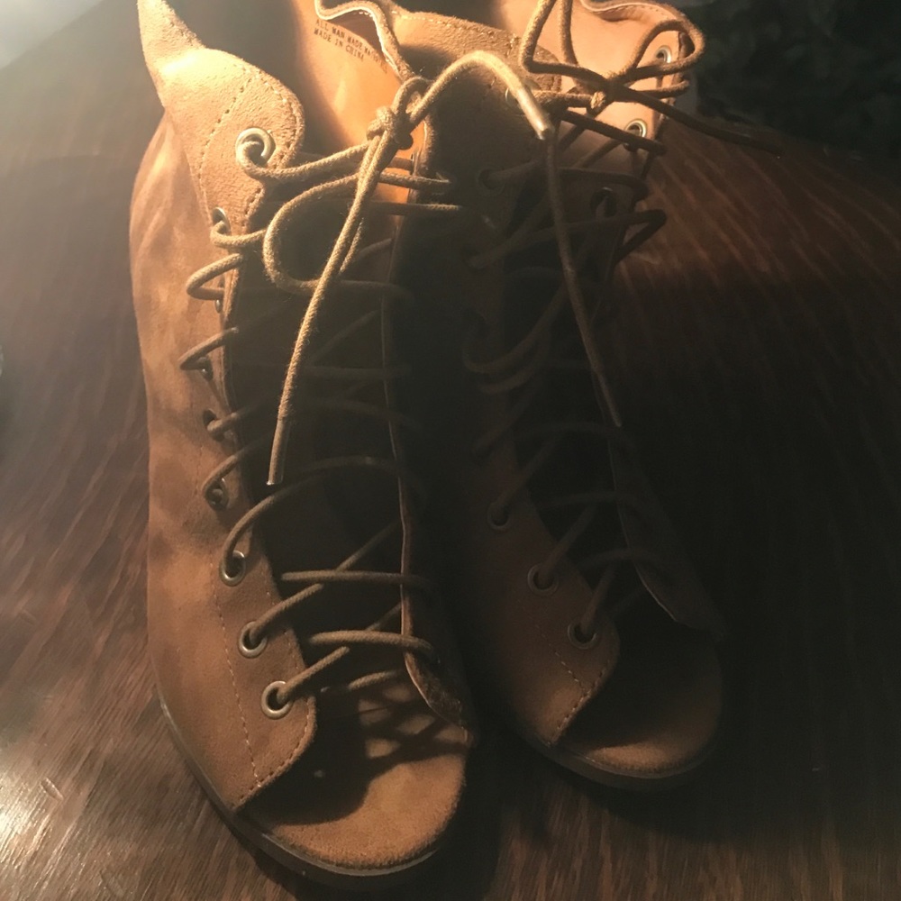 Lace-up Light Brown Heels