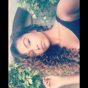 Meet your Posher, Dejah