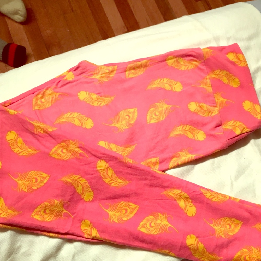 LuLaRoe OS FEATHERS!