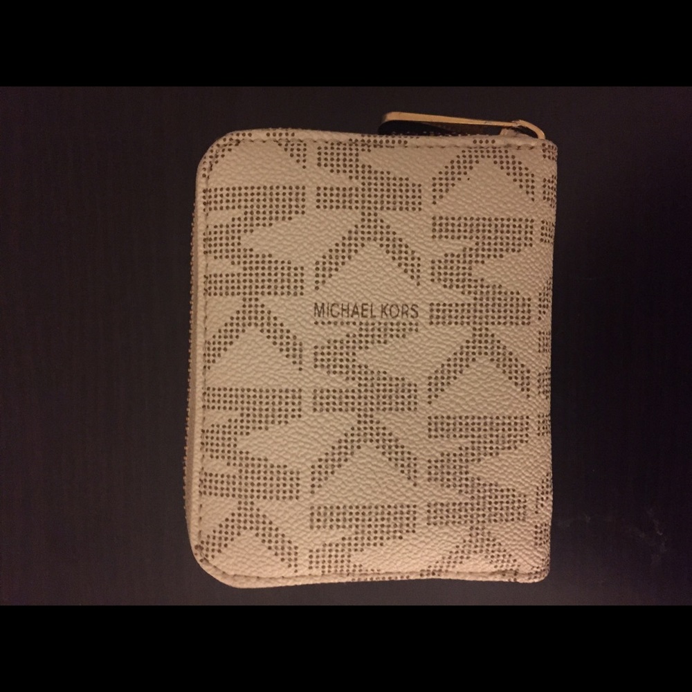 Michael Kors Wallet - Picture 2 of 4