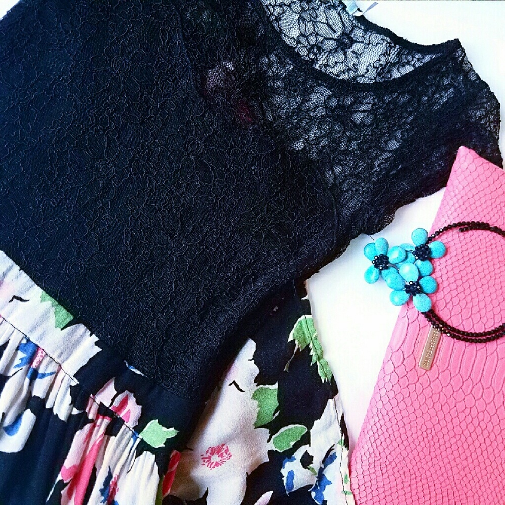 🚨SALE🚨  Kimchi Blue lace and floral dress