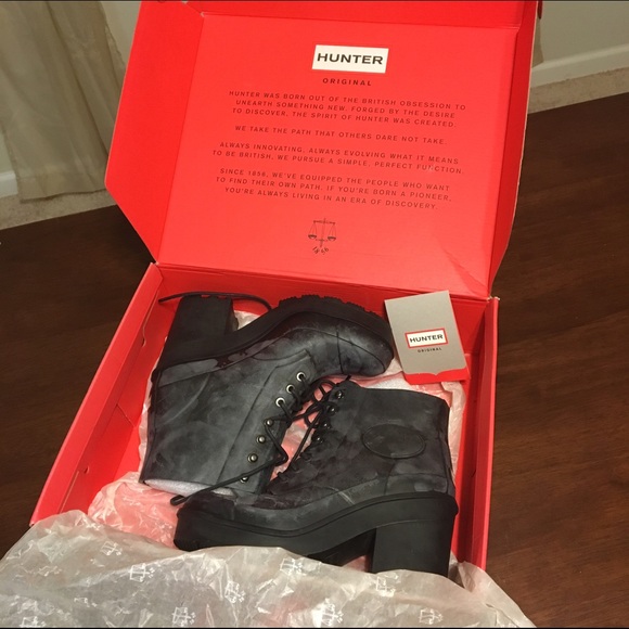 NWT/B Hunter block heel boots - Picture 2 of 4