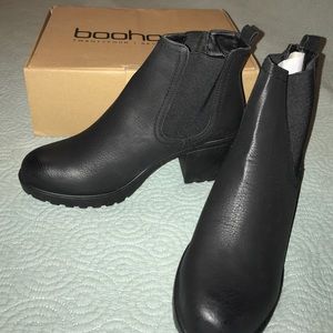 Boohoo black heeled booties