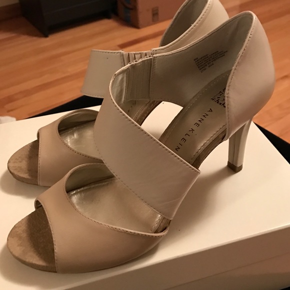 Anne Klein heels - Picture 3 of 3
