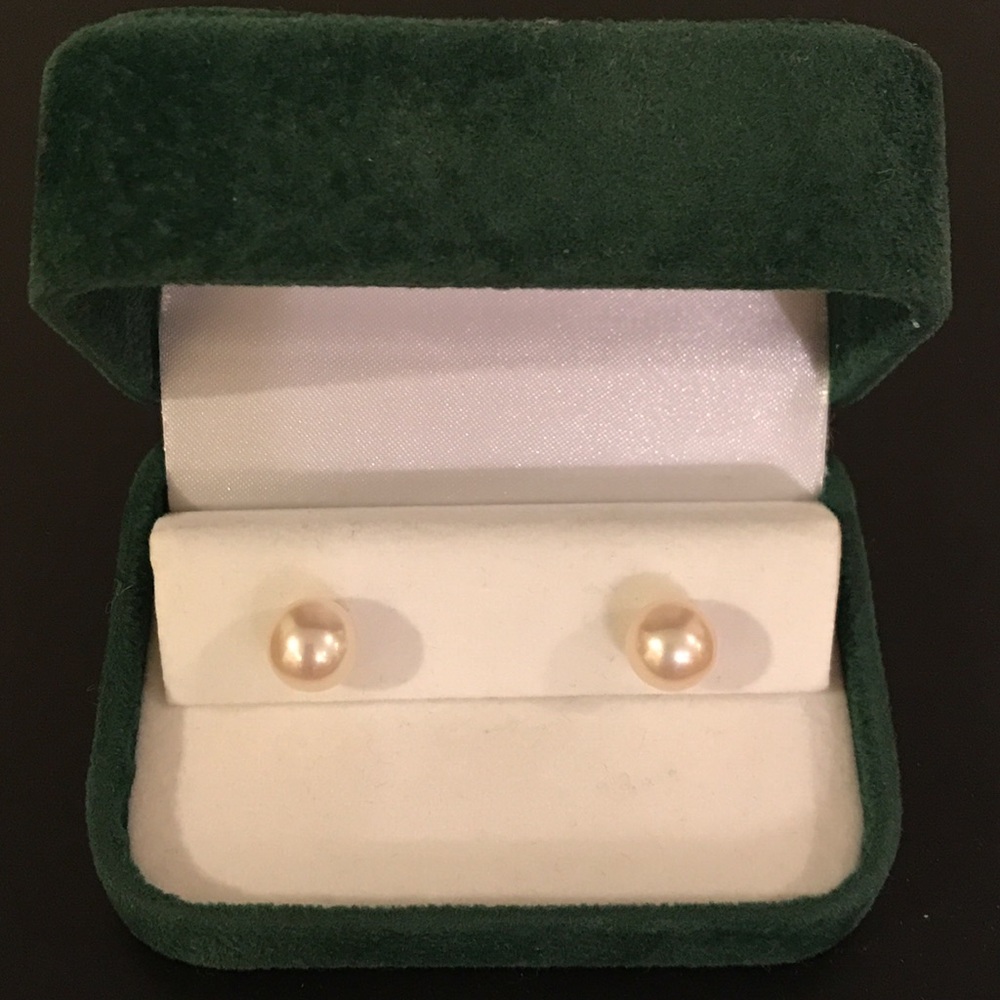 Pearl earrings